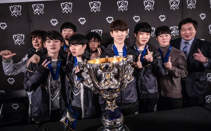 4笔签约已达成！湖人又签一人！尼克斯+100赔率领跑字母哥争夺战