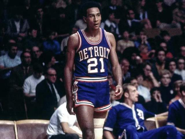 鲜明对比 鲜明对比